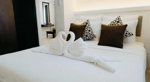 Люкс с видом на озеро Sotogrande Iloilo Hotel