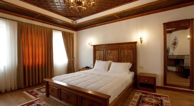 Двухместный люкс Deluxe Rose Garden Hotel