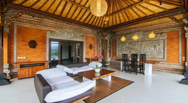 Patal Kikian, Book Hotel Sidemen Karangasem