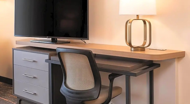 Двухместный люкс c 1 комнатой Holiday Inn Hotel & Suites Maple Grove Northwest Minneapolis-Arbor Lakes by IHG