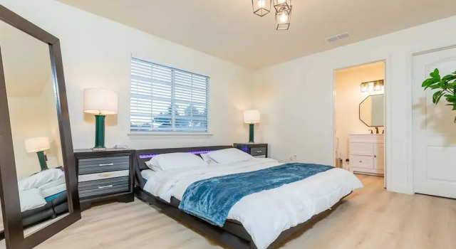 Elegant Pasadena Retreat Prime Comfort Awaits