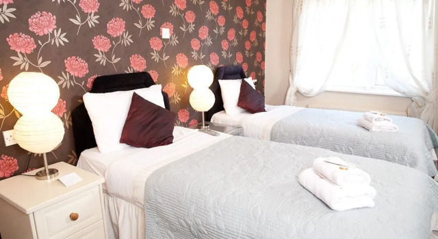 Amber Hill Guesthouse, Забронировать Отель Отели Голуэй с парковкой, Парковка