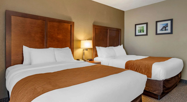 Четырёхместный номер Standard Comfort Inn Madison near Clifty Falls