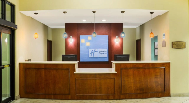 Holiday Inn Express Surprise by IHG, Забронировать Отель Сюрпрайз Phoenix Metropolitan Area