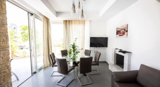 Remarkable 3-bed House in Paralimni, Varaa Hotelli Protarás Famagusta