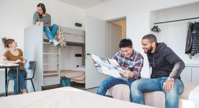 Кровать в общем номере (мужской номер) Antwerp Central Youth Hostel