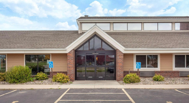 AmericInn by Wyndham Willmar, Varaa Hotelli Hotellit Minnesota pysäköinnillä, Pysäköinti