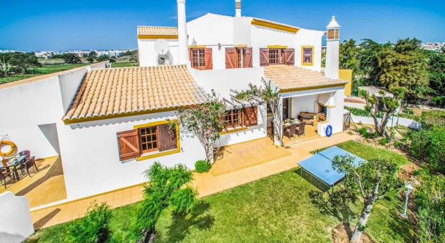 Villa Monte Galego, Book Villa Villaer i Guia, Villa