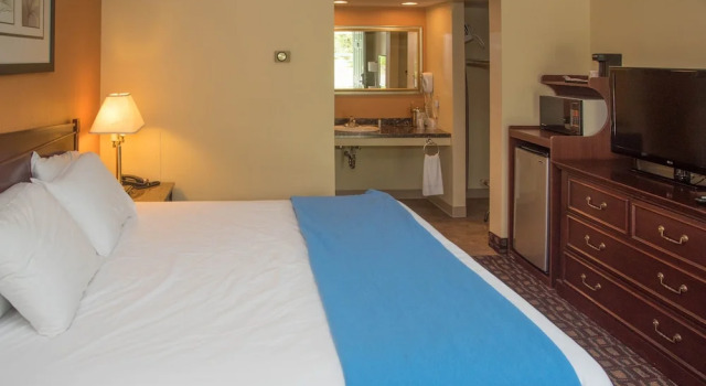 Colonnade Inn, Забронировать Мини-отель Линдонвилль Burke Mountain