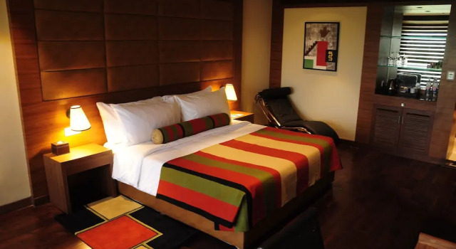 Номер Luxury с видом на город Отель The Lalit Chandigarh