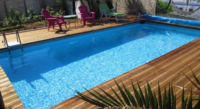 STUDIO Climatisé 4 Personnes 27 M2 + Terrasse 15 M2 + Piscine et Pétanque