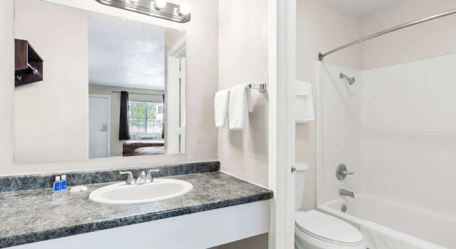 Standard Vierer Zimmer Rodeway Inn Hermiston - Umatilla