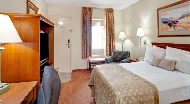 Ramada by Wyndham West Memphis, Prenota Hotel Hotel economici a Ozark