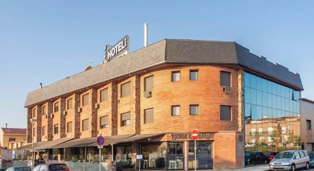 Кровать в общем номере HOTEL SANT PERE ll HSPII