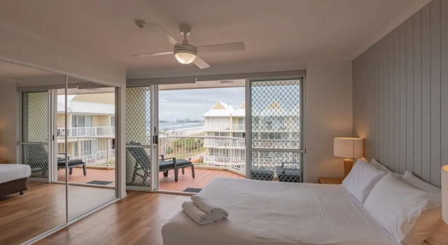 Номер Standard с 3 комнатами с видом на море Crystal Beachfront Apartments
