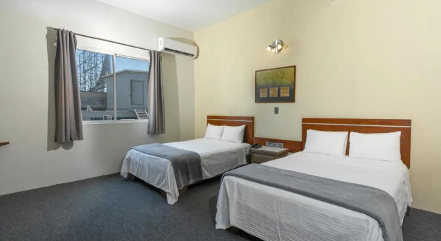 Четырёхместный номер Standard Hotel Plaza del Arco - Monterrey