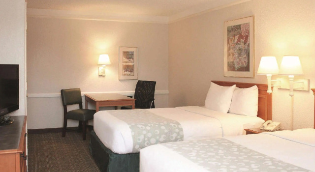 Четырёхместный номер Standard La Quinta Inn by Wyndham Tyler