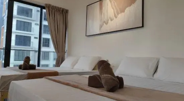 Люкс с балконом Near Airport K Avenue Family Room