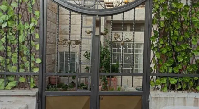 Zohar's Apartment
