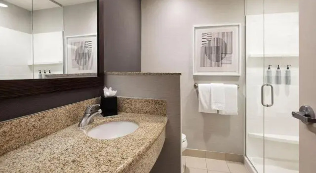 Четырёхместный номер Standard Courtyard Mankato Marriott