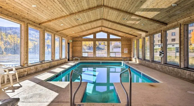 Cozy Studio w/ Balcony, Walk to Brian Head Resort!, Varaa Huoneisto Brian Head 