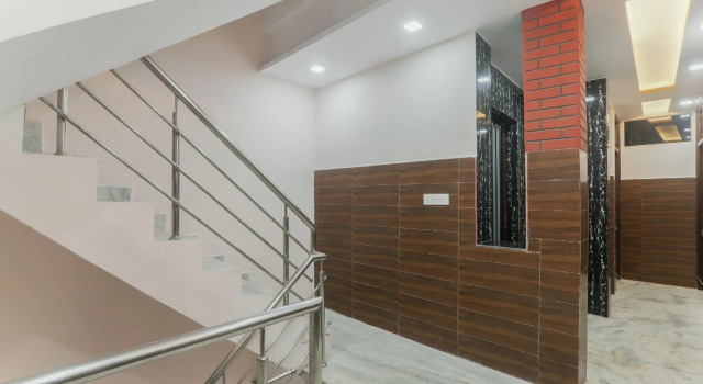 OYO 84522 Tripureswari Guest House
