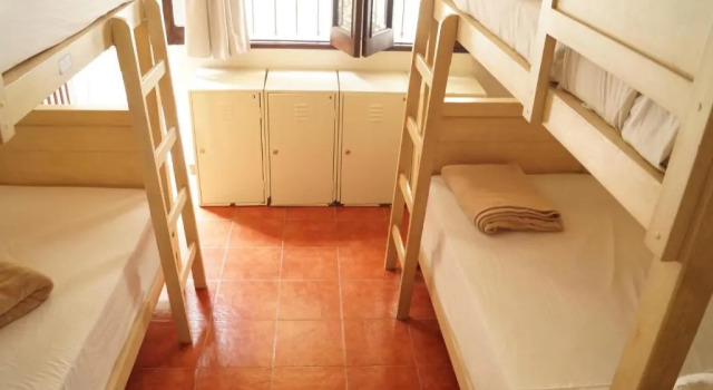 Кровать в общем номере (женский номер) Hostal de Las Américas