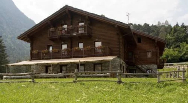 Agriturismo Les Hiboux, Prenota Hotel Brusson Valle d'Aosta