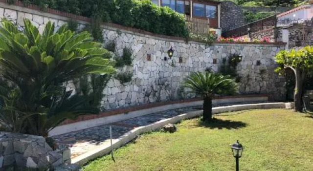 Villa capri con giardino e piscina