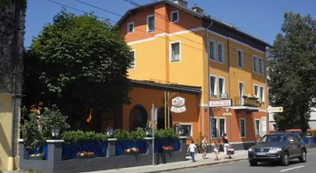 Itzlingerhof Rooms, Rezerwuj Hotel Hotele w Salzburg z parkingiem, Parking