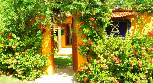 Guest House Villa 2 Santos, Забронировать Гостевой дом Гостевые дома Арраял-д'Ажуда, рядом с Эко-парк Арраял д'Ажуда, Гостевой дом