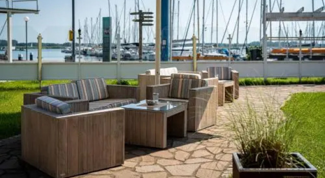 Schwimmende Häuser im BALTIC SEA RESORT, Забронировать Курортный отель Отели Крёслин 5 звезд, 5*