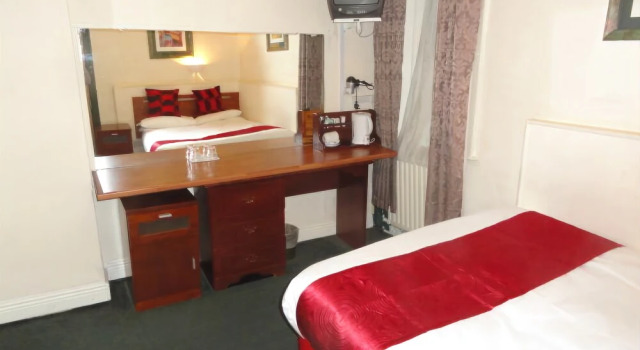 Clifton Court Hotel
