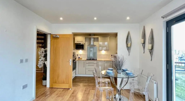 Penthouse Swansea Marina City Centre 100m from Beach, Забронировать Отель Суонси Полуостров Гоуэр, рядом с The Environment Centre