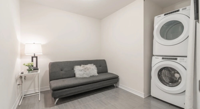 Superb Brand New Spacious Town Home, Varaa Hotelli Hamilton 