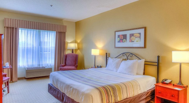 Двухместный номер Standard Country Inn & Suites by Radisson, Crystal Lake, IL
