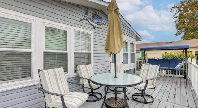 Коттедж Walk to Shore! Surfside Beach Gem w/ Game Courts
