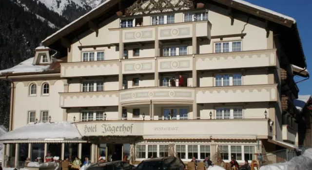 Hotel Jägerhof, Rezerwuj Hotel Hotele w Tyrol z parkingiem, Parking