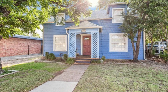 The Old Downtown Historic Grand Prairie House 4 Bedroom Home by RedAwning