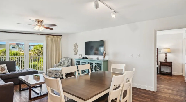 Номер Standard с 2 комнатами Seacrest 301B is a 2 BR Gulf front on Okaloosa Island by RedAwning
