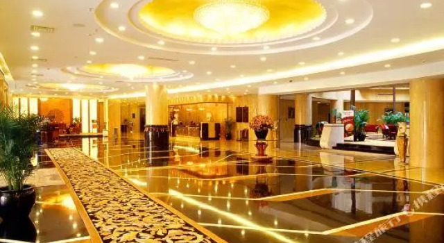 Двухместный люкс Deluxe Royal International Hotel