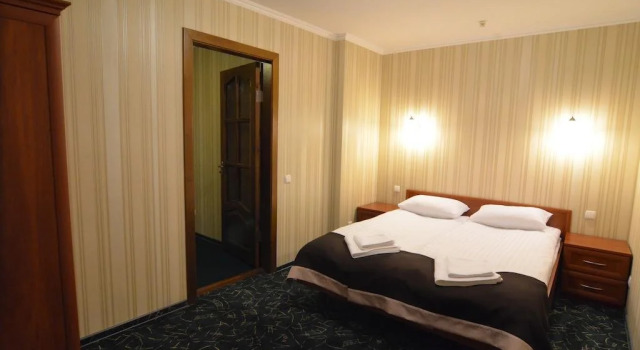 Polska Restauracja Hotel, Rezervovat Hotel Hotely v Kyjev s parkováním, Parkování
