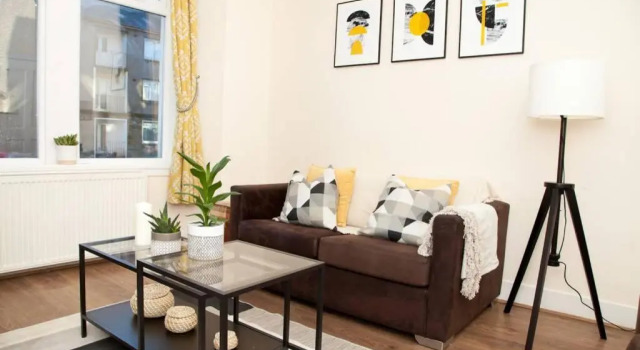 Апартаменты Logie Baird Apartment