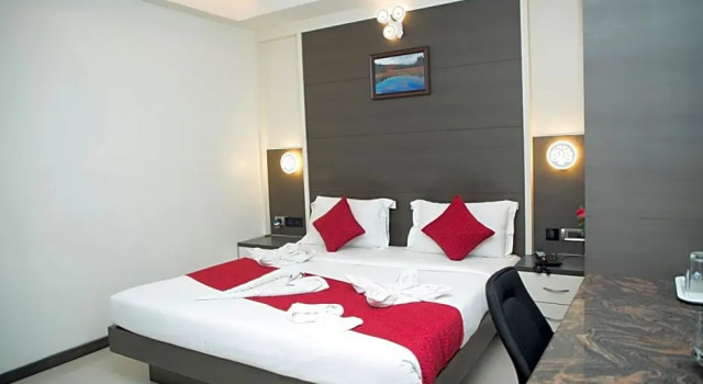 Номер Deluxe Moskva Hotel