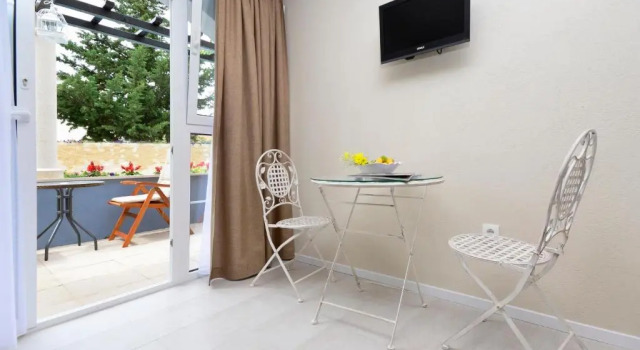 Апартаменты с видом на бассейн Villa Bougenvilia Tomas