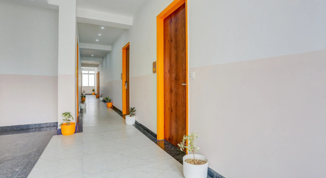 Super Townhouse Sector 69 Gurgaon, Забронировать Отель Гургаон Gurgaon Region