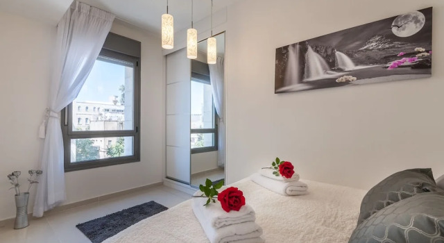 Апартаменты с 2 комнатами с балконом и с видом на город Best Location New Apt Full Amenities