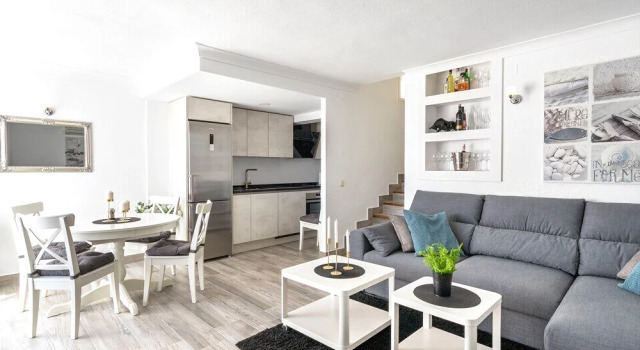 Stunning 2BR Apartment near the Beach Ref 54