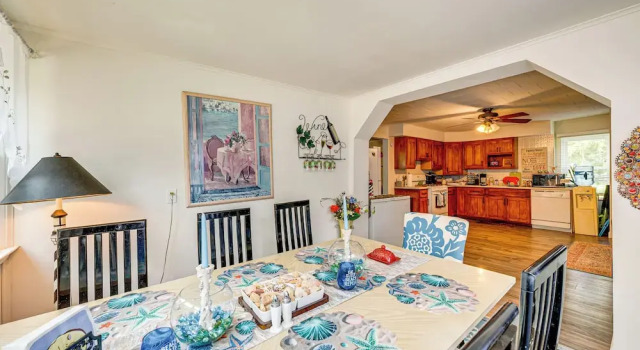 Коттедж Powers Lake Home w/ Patio - 9 Mi to Lake Geneva!
