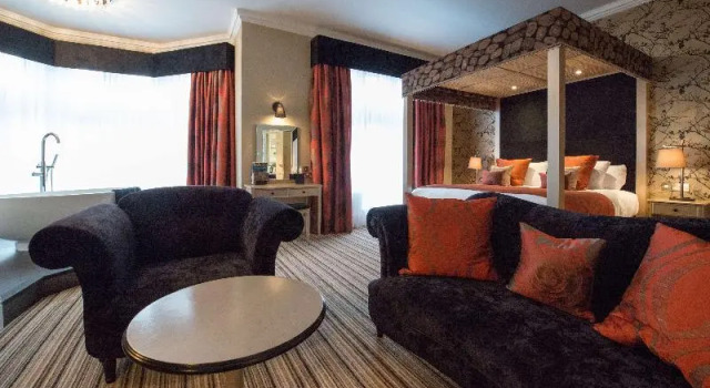 Standard huone Burlington Hotel